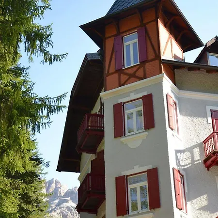 Croda Rossa Hotel 3*